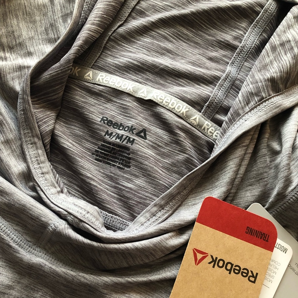 Reebok sleeveless hooded top M